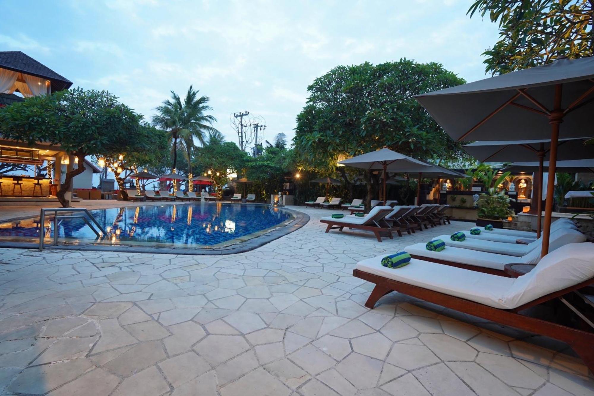 Kuta Seaview Boutique Resort Kültér fotó